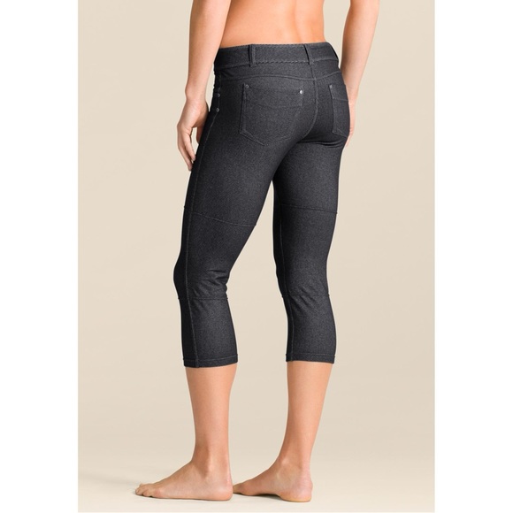 Athleta Bettona Capri Pants XS - Picture 3 of 10